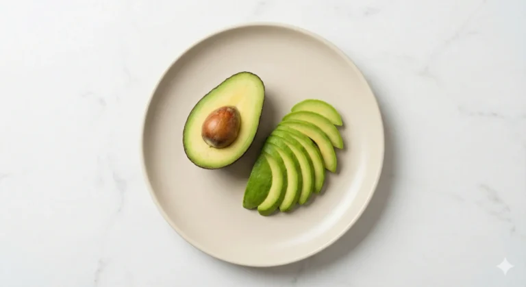אבוקדו לתינוק – תמונת רקע נקייה ואיכותית למאמר באתר